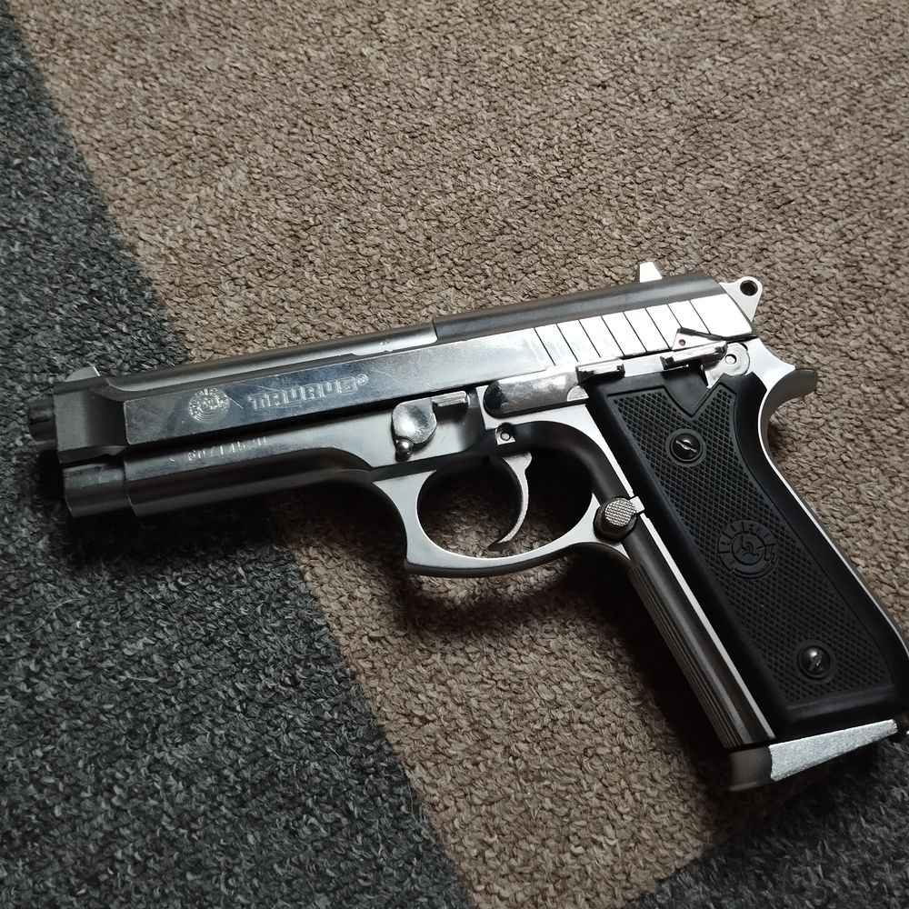 Airsoft r&eacute;plique Taurus PT92 Sports