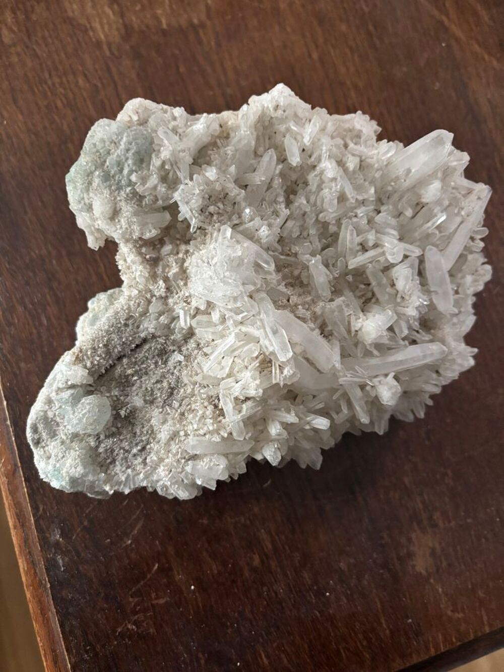 GROUPE DE CRIS TAUX DE QUARTZ CLAIR 