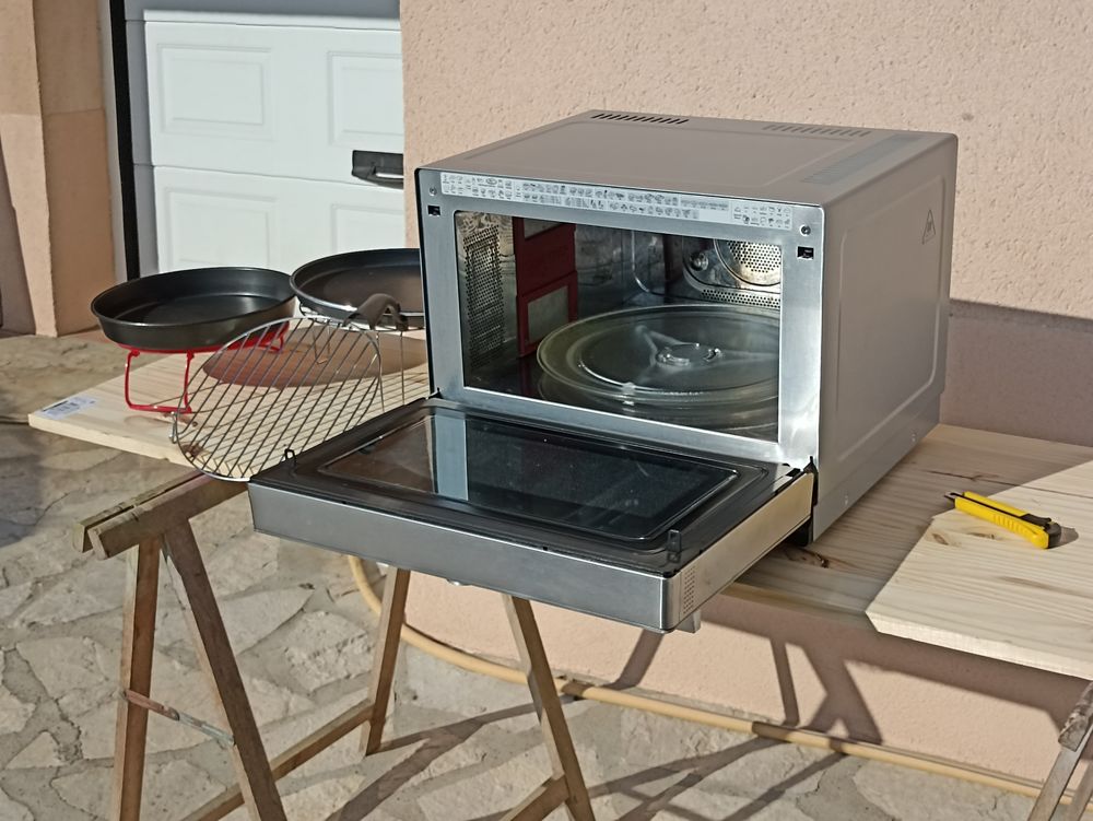Four combin&eacute; chaleur tournante / Micro-ondes Electroménager