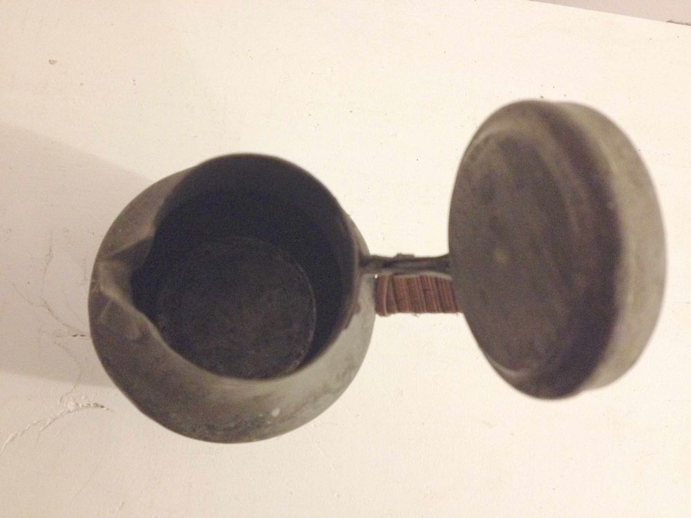 Souvenir ancien pichet cruche avec couvercle Décoration