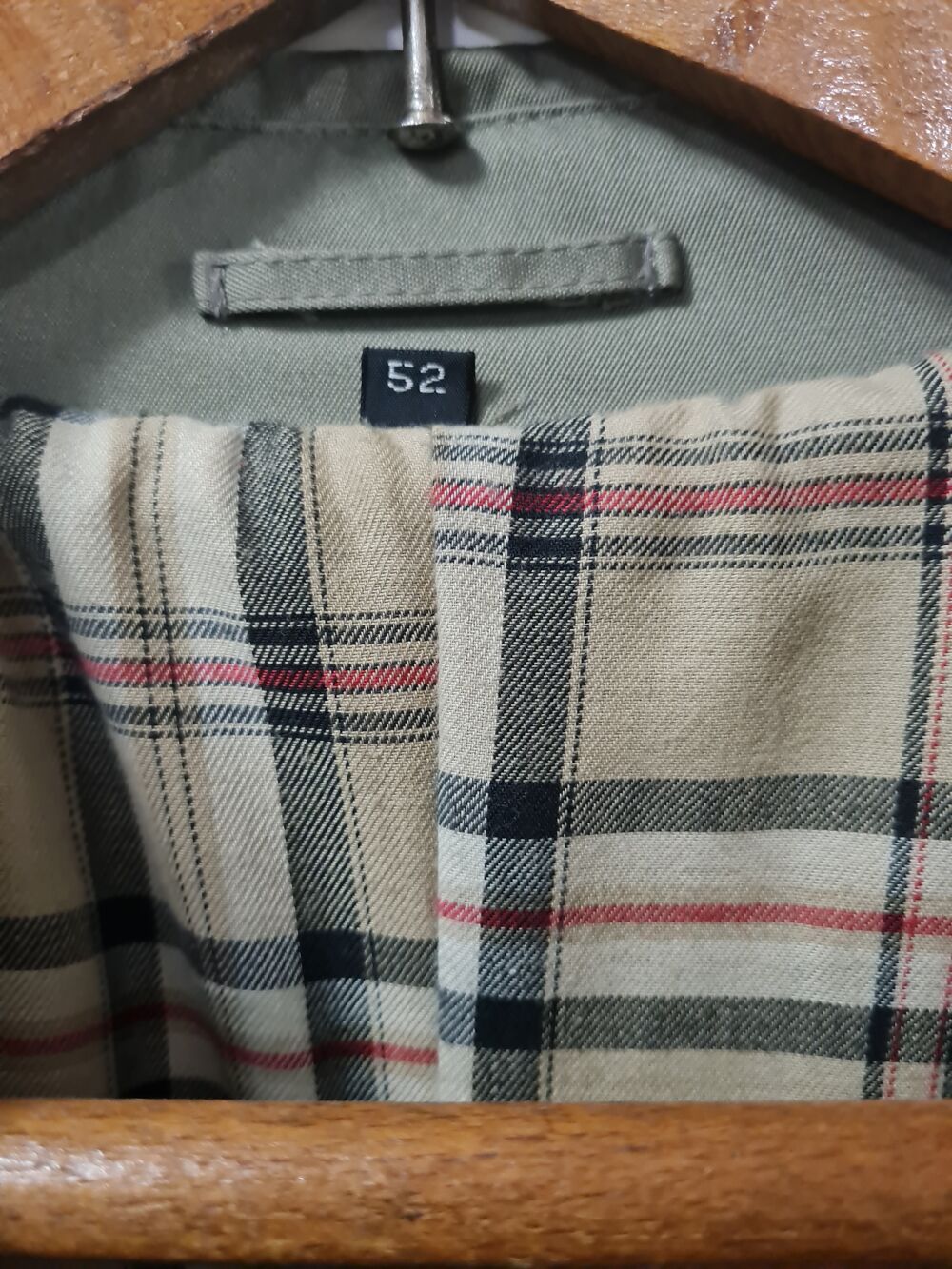 TRENCH Homme jamais port&eacute; - couleur kaki - taille 52
Vtements