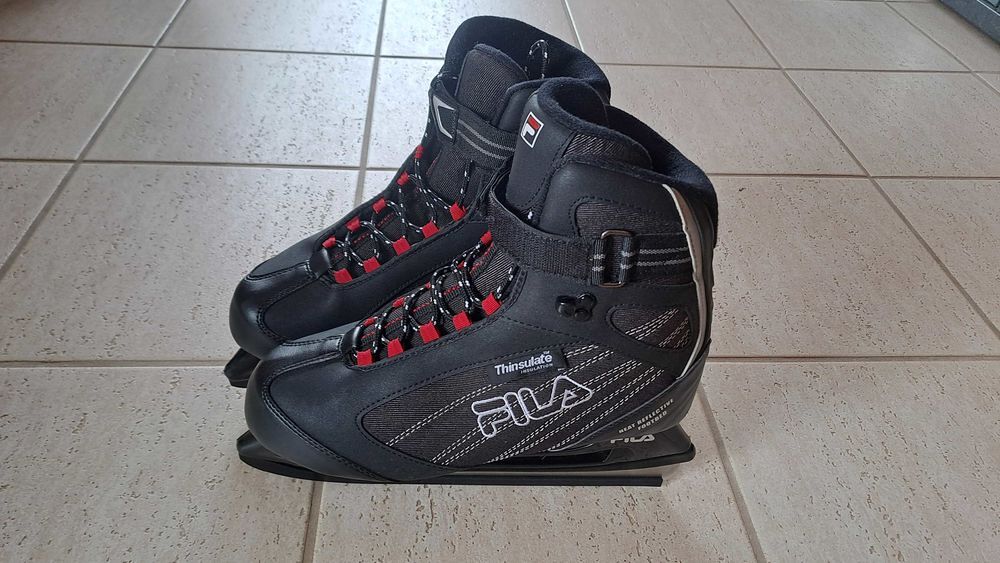 Patins de hockey neuf. Sports