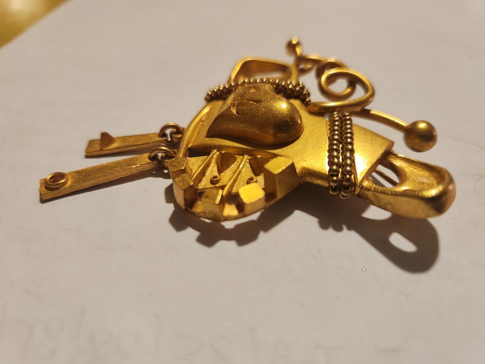 Broche coeur perl&eacute; pendants Christian LACROIX Bijoux et montres