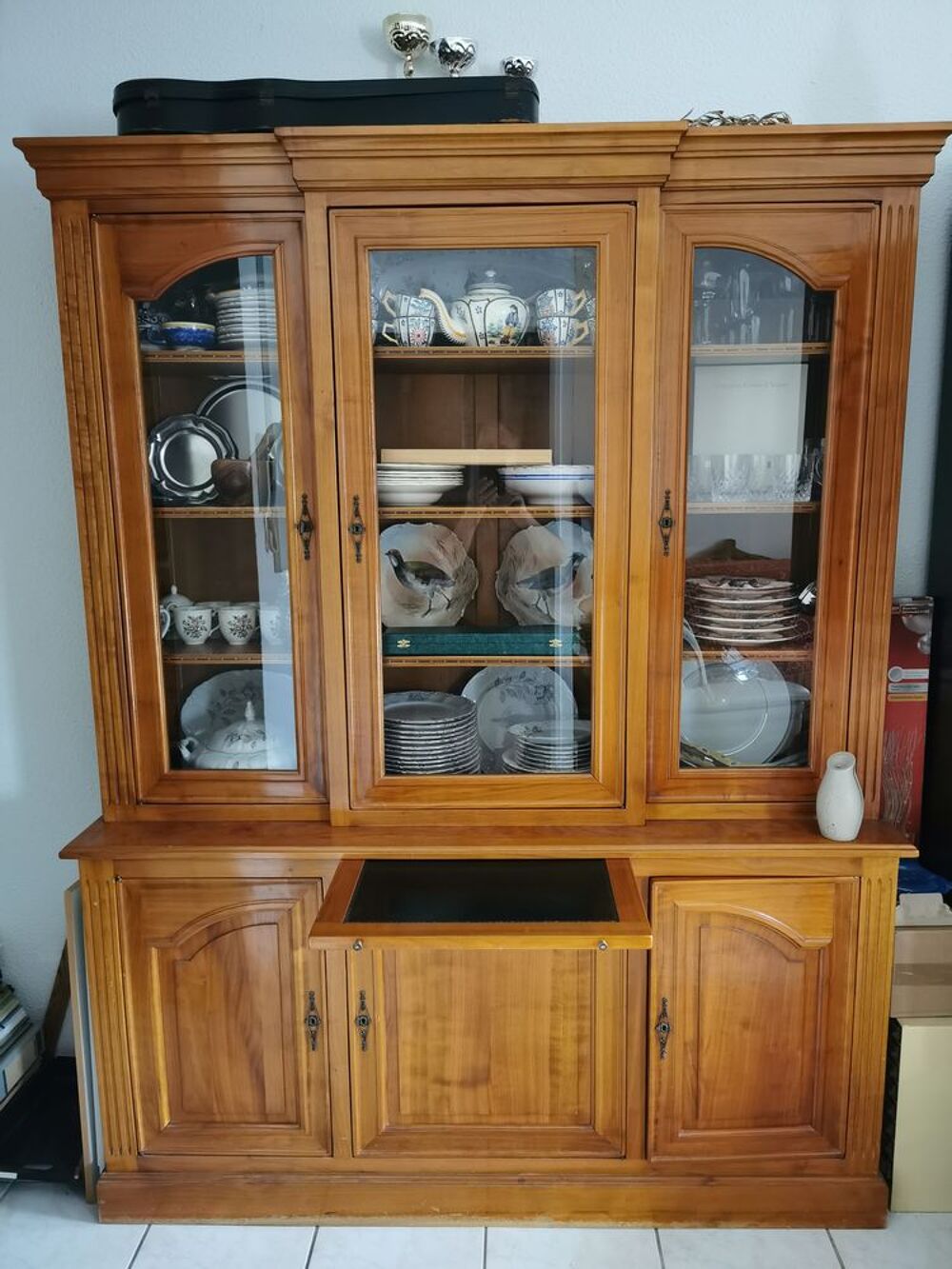 Buffet vaisselier type COLBERT Merisier cire patin&eacute; Meubles