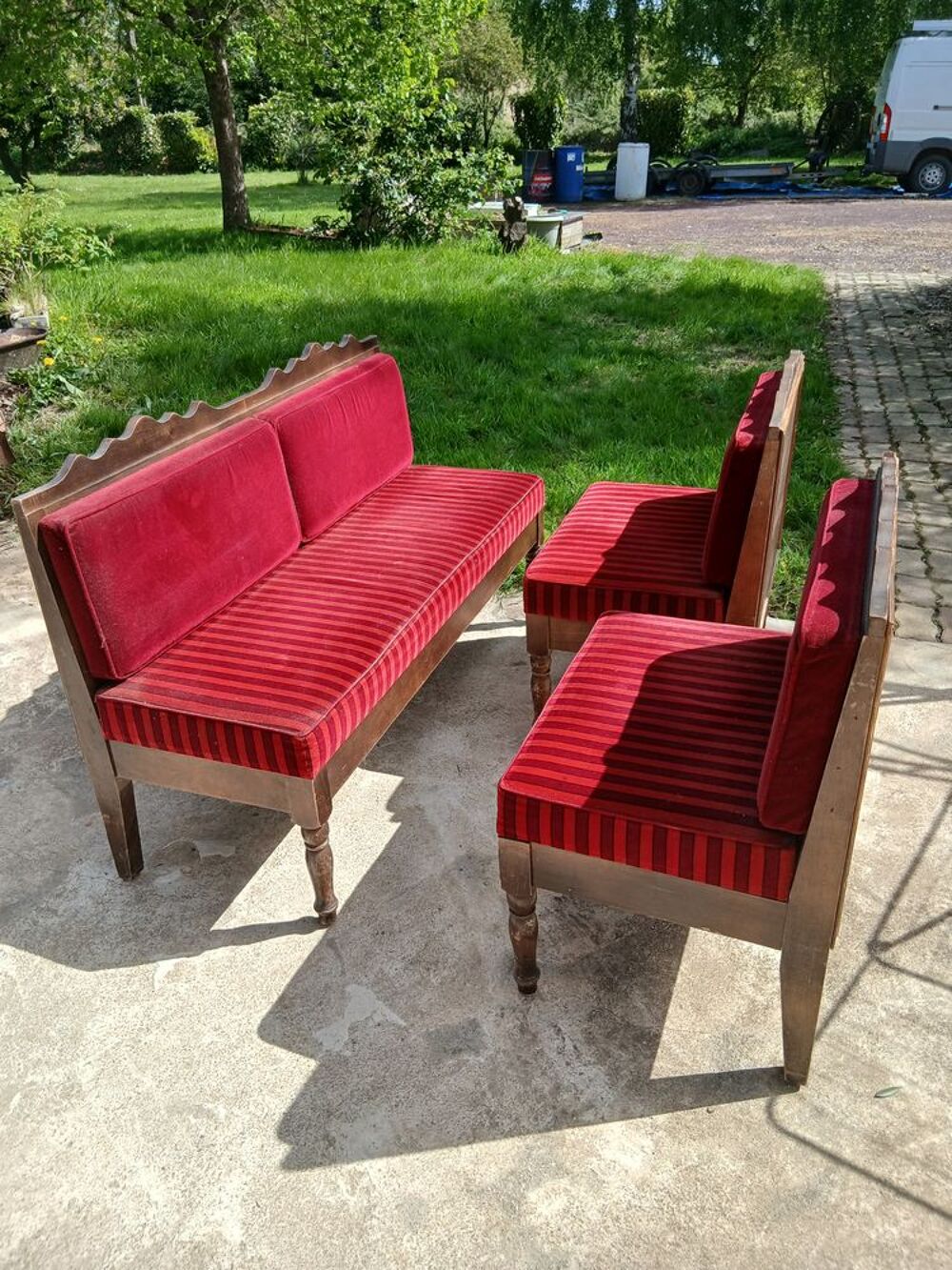 CHAISES OU FAUTEUILS Meubles