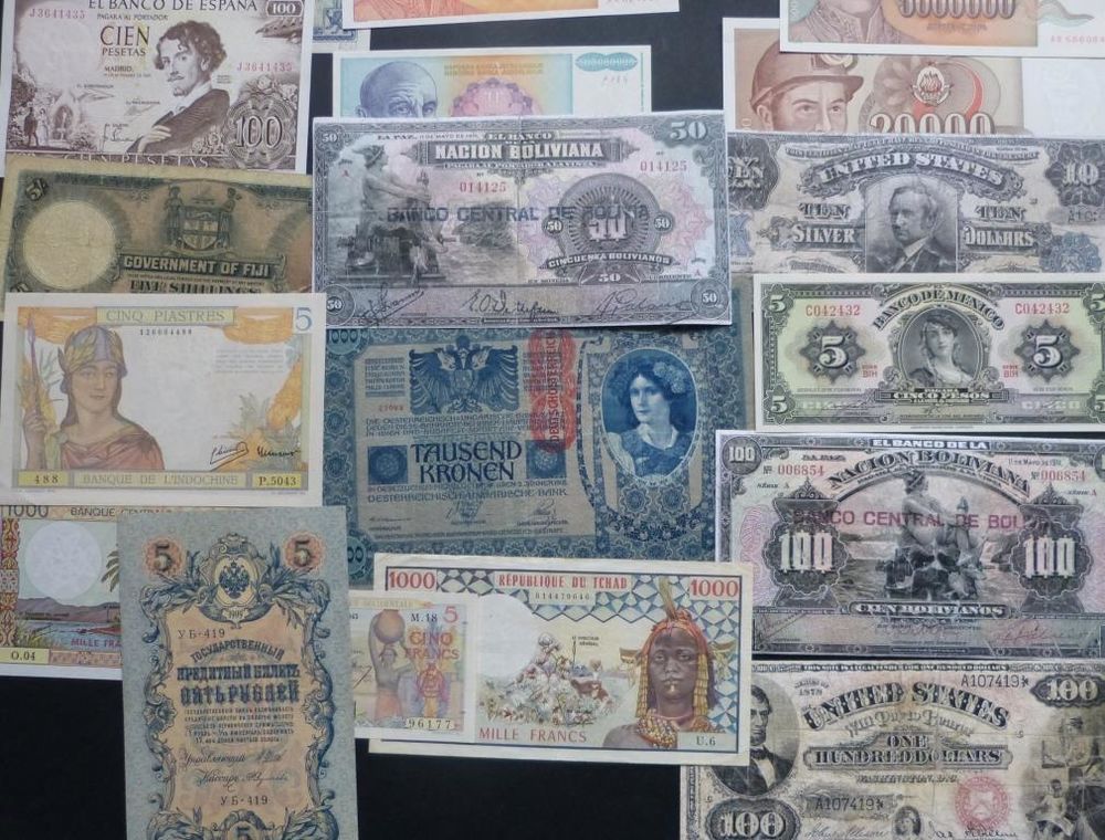 lot de + 700 billets banque du monde 