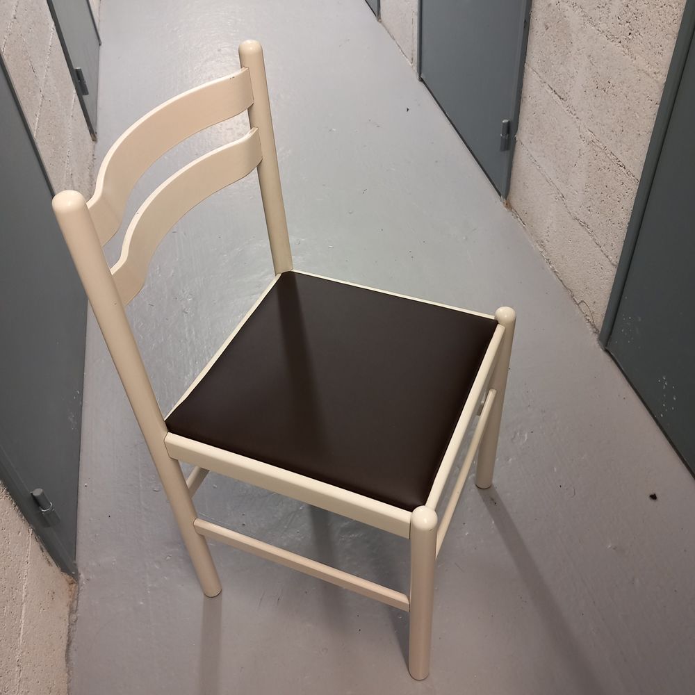 2 chaises cuisine Meubles