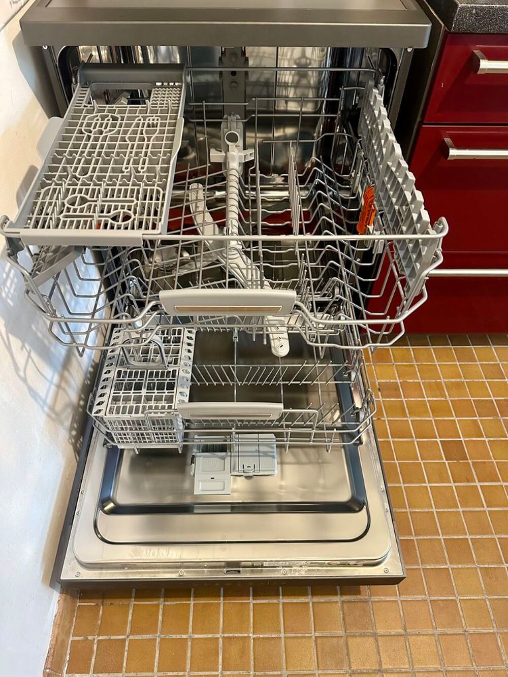 Lave vaisselle Hotpoint (- 1 an) Electroménager