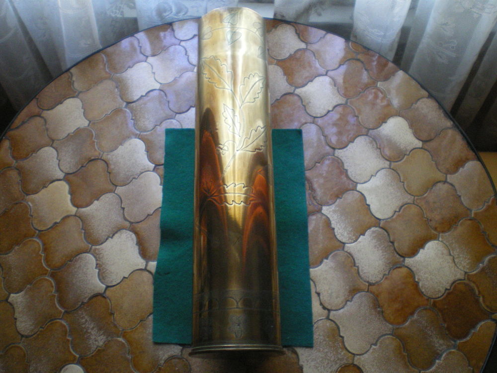 Objet de tranch&eacute;e - Obus transform&eacute; en vase. 