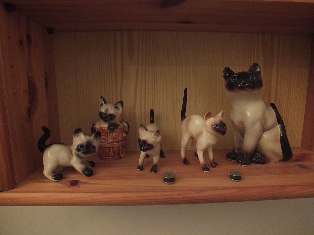 figurine de chat siamois 