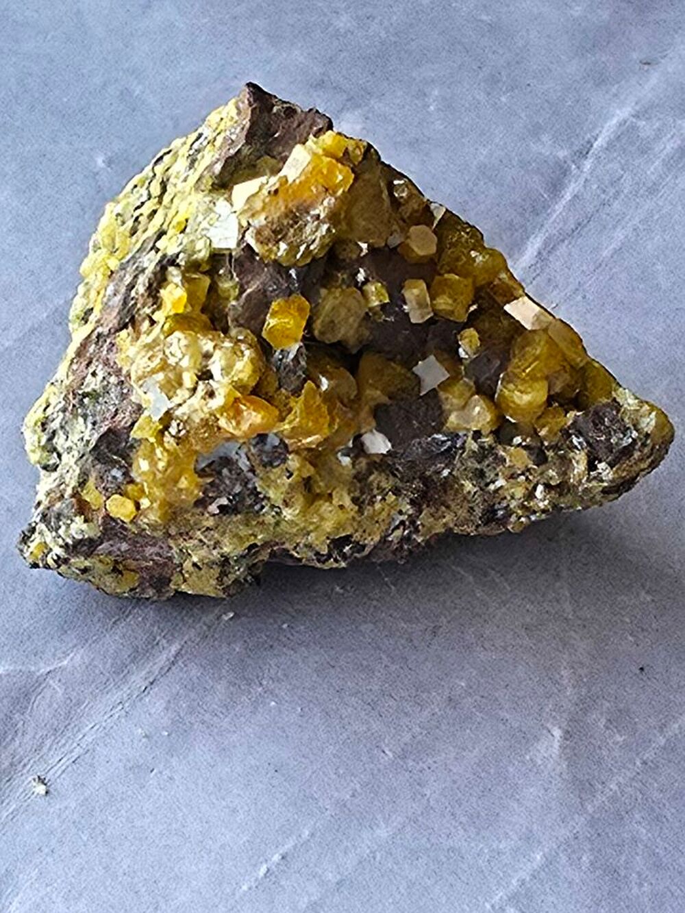 Min&eacute;ral Pyromorphite Jaune Cristallis&eacute;e 26g RDC-Sp&eacute;cimen de Collection 