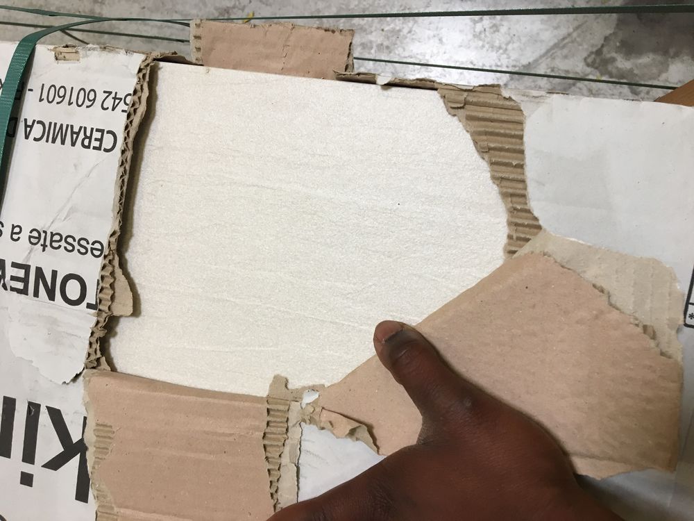 URGENT! Carrelage &agrave; vendre Bricolage