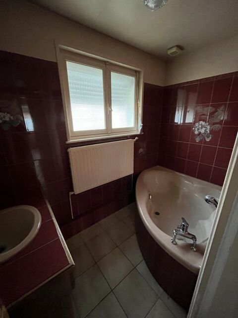 Meuble salle de bain + baignoire et vasque assortie rose  150 Beuvrages (59)