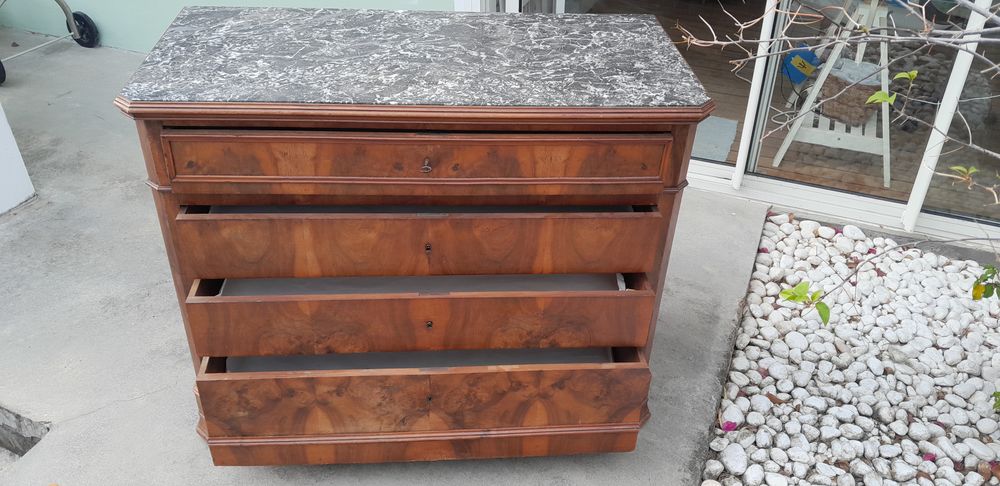 COMMODE ANCIENNE AVEC MARBRE Meubles
