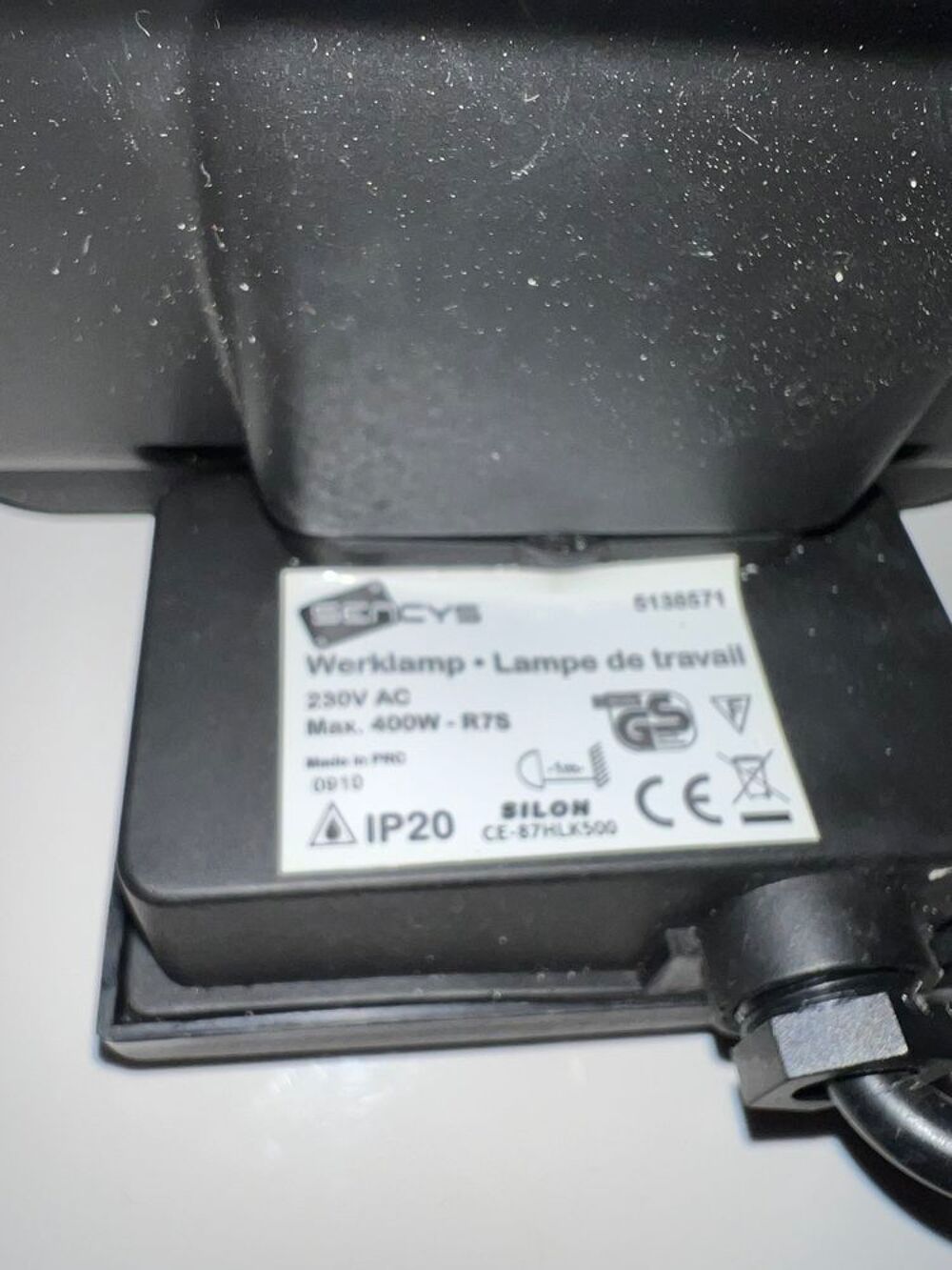 lampe de travail neuf jamais servi avec une ampoule homog&egrave;ne neuf 230v Bricolage