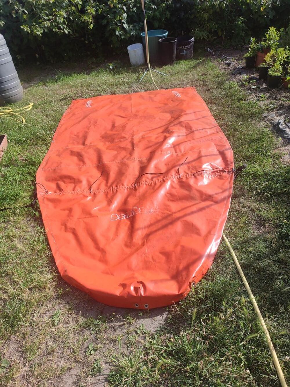 Taud pour bateau bombard C3 bon &eacute;tat peu servie 
Sports