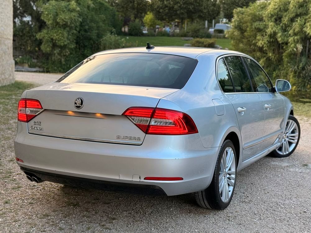 Superb 2.0 TDI 140 FAP Confort DSG 2014 occasion 77380 Combs-la-Ville