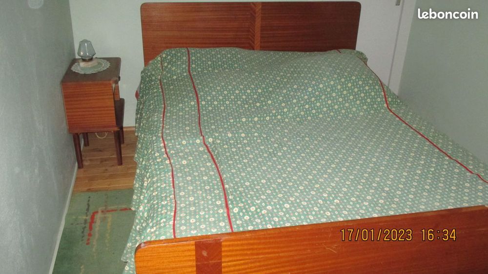 mobilier complet d'une chambre &agrave; coucher en bois Meubles