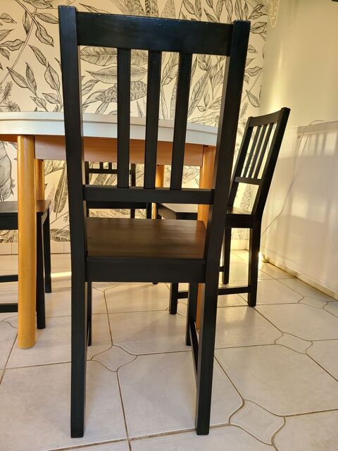 4 chaises noires en bois IKEA 90 Quimper (29)