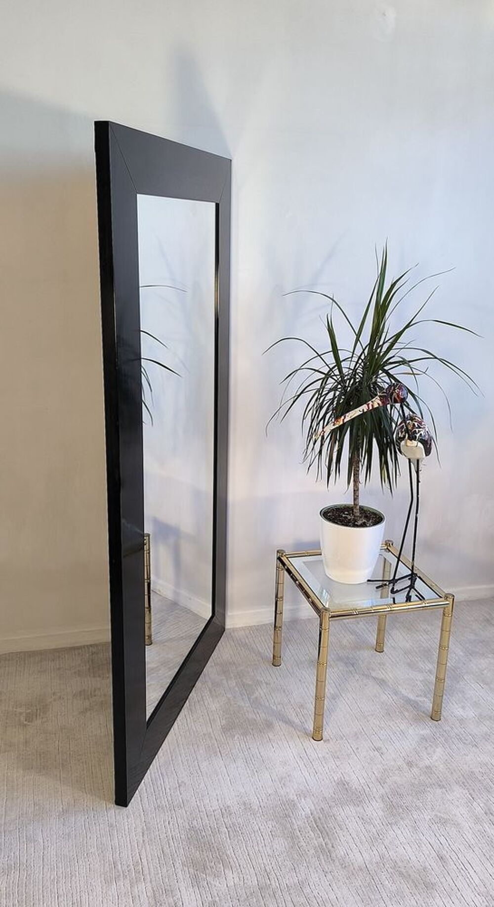 Tr&egrave;s beau grand miroir intemporel, noir laqu&eacute; Barbara Barry Décoration