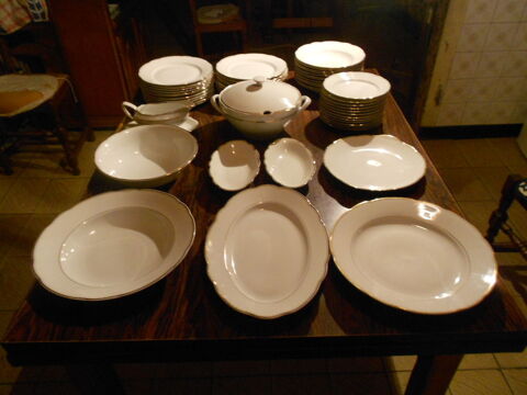 UN ENSEMBLE DE 53 PIECES EN PORCELAINES DE CZECHOSLOVAKIA 100 Montauban (82)