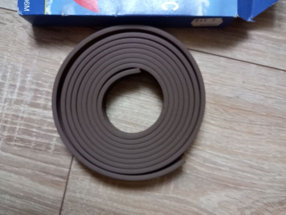 Joint adh&eacute;sif caoutchouc marron marque mistral comme neuf Bricolage