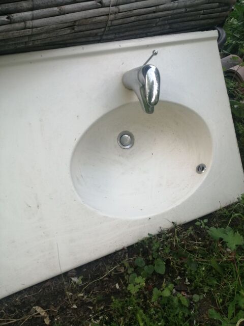 LAVABO ET MEUBLES (peuvent se vendre séparément) 150 Meyrargues (13)
