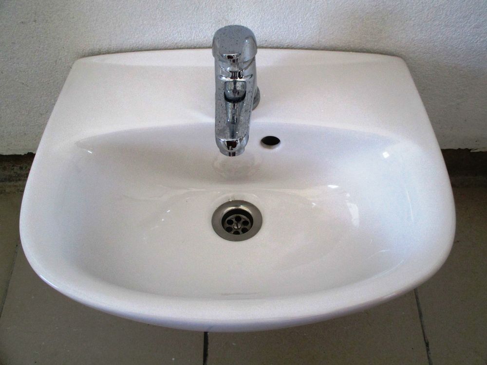 lavabo avec mitigeur Meubles