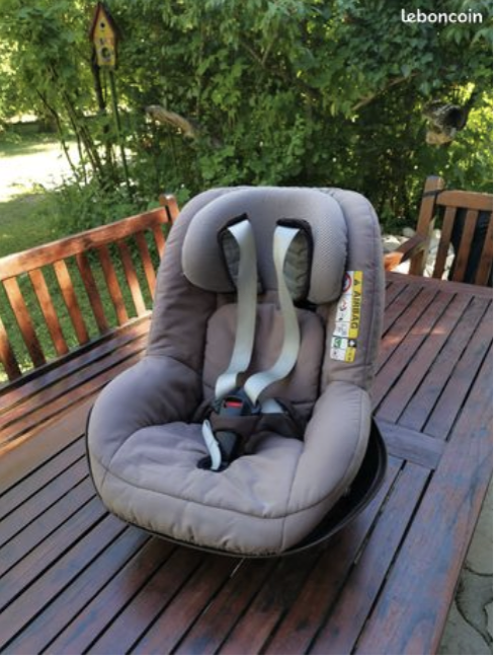Lot des 2 si&eacute;ge auto enfant et base ISOFIX Puériculture