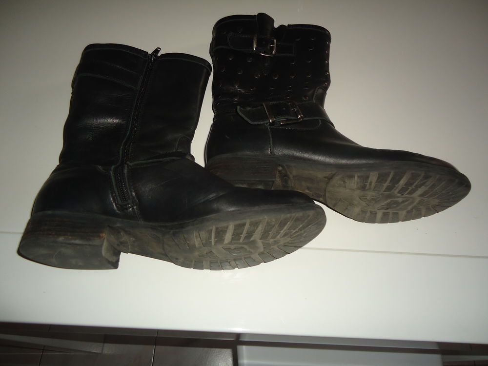 BOTTINES CLOUTEES Chaussures