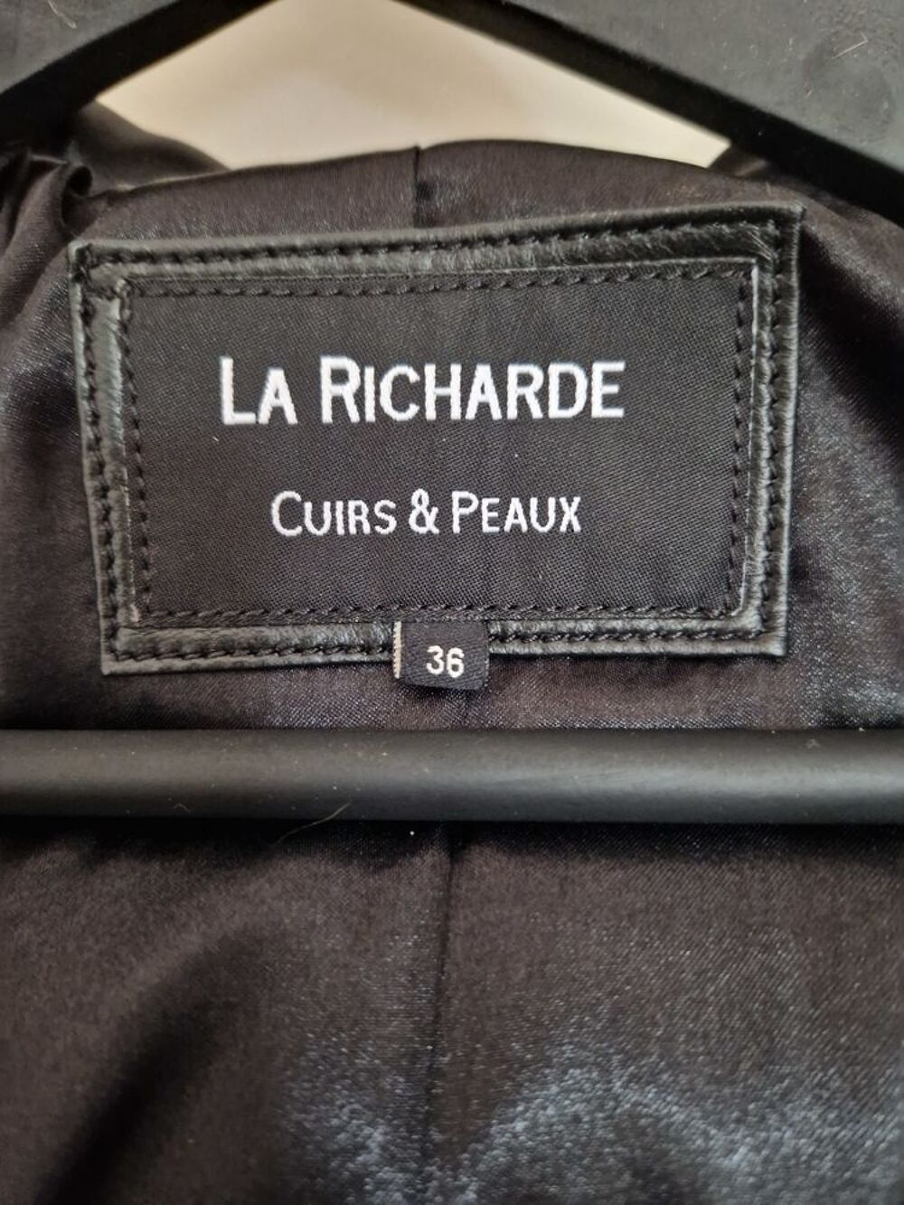 Parka en cuir v&eacute;ritable &eacute;tat neuf
Vêtements