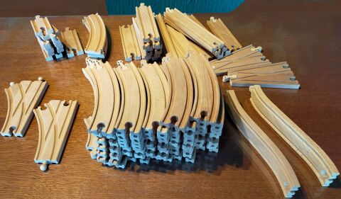 RAILS DIVERS EN BOIS pour r�alisation de circuits
1 Mirecourt (88)