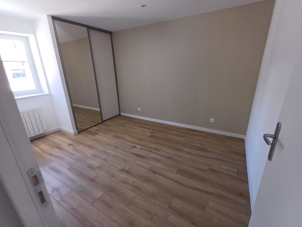 Location Duplex/Triplex T3 DUPLEX refait récemment centre Village (rue Lamartine) Saint-symphorien-sur-coise