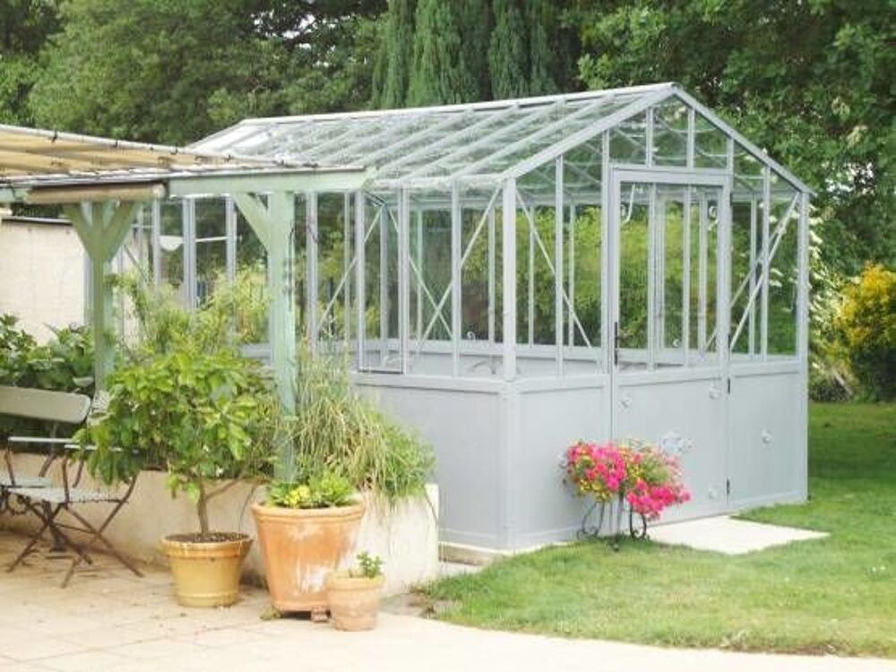 Ce mod&egrave;le de serre est visible au show-room de Balbigny Jardin