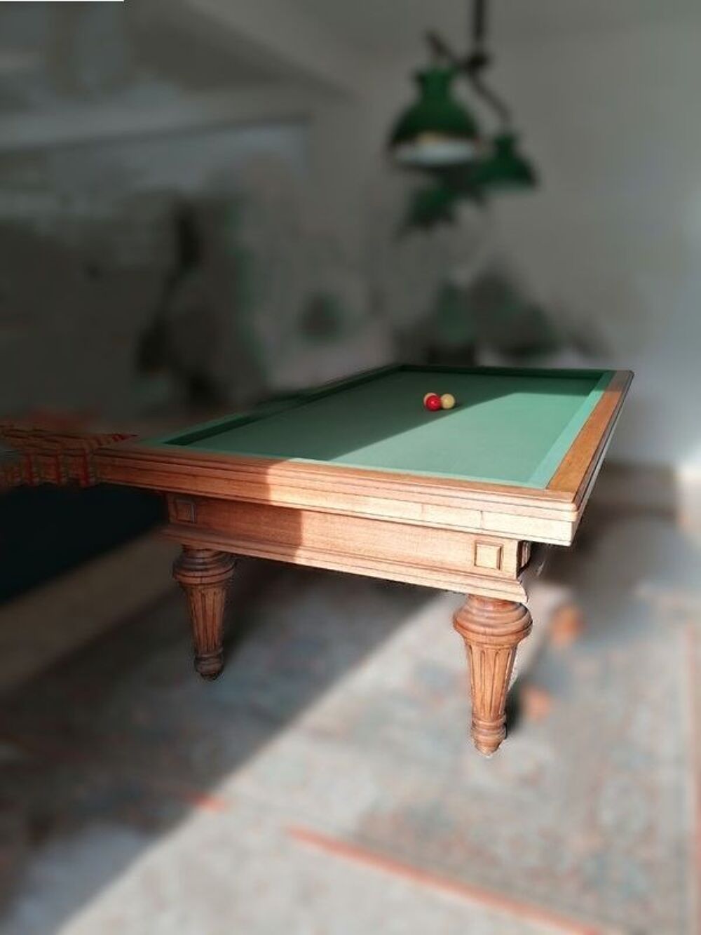 Billard fran&ccedil;ais en excellent &eacute;tat avec accessoires Sports