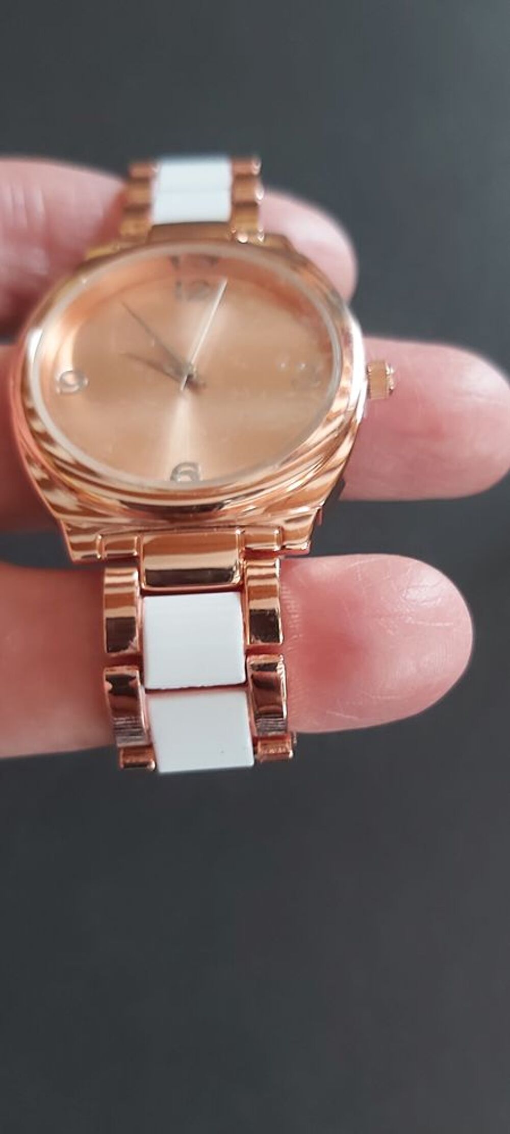 Montre femle neuve avec pile Bijoux et montres