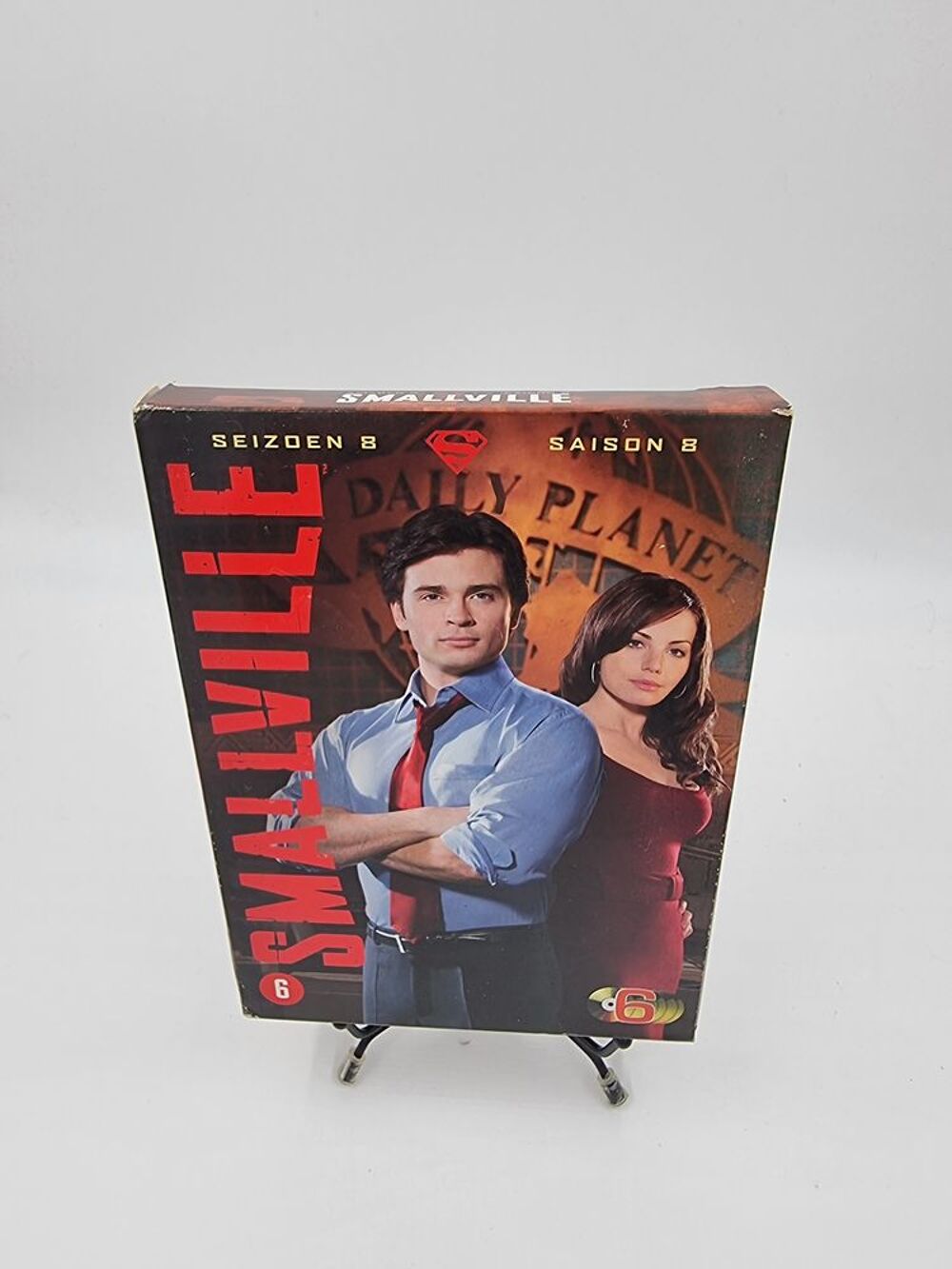 Coffret DVD Smallville Saison 8 (comprend 6 DVD) en boite DVD et blu-ray