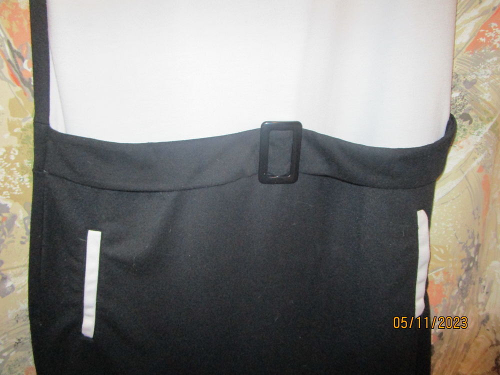 robe droite noire et blanche style vintage, marque G urben Vêtements