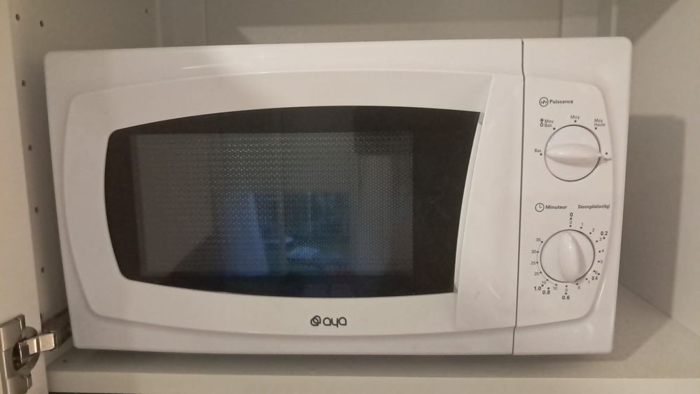 TRES URGENTE CAUSE D&Eacute;PART. BONNE AFFAIRE avant VENDREDI 25 Electroménager