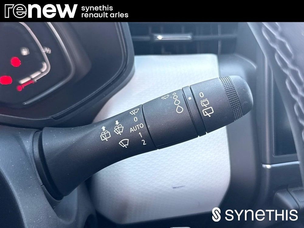 Clio V Clio E-Tech full hybrid 145 Evolution 2023 occasion 13200 Arles
