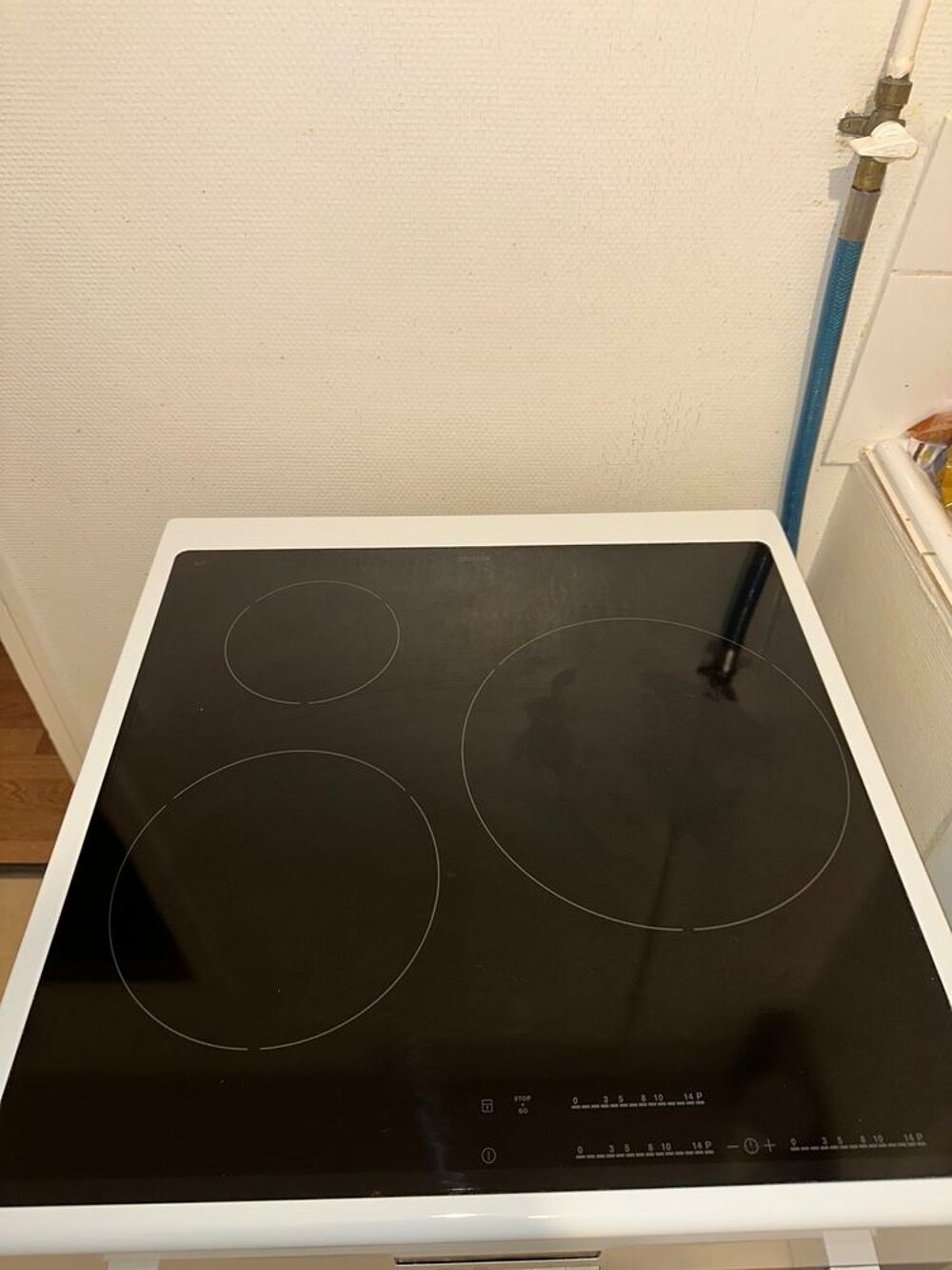 Cuisini&egrave;re tr&egrave;s propre
Induction
Four fonctionnel Electroménager