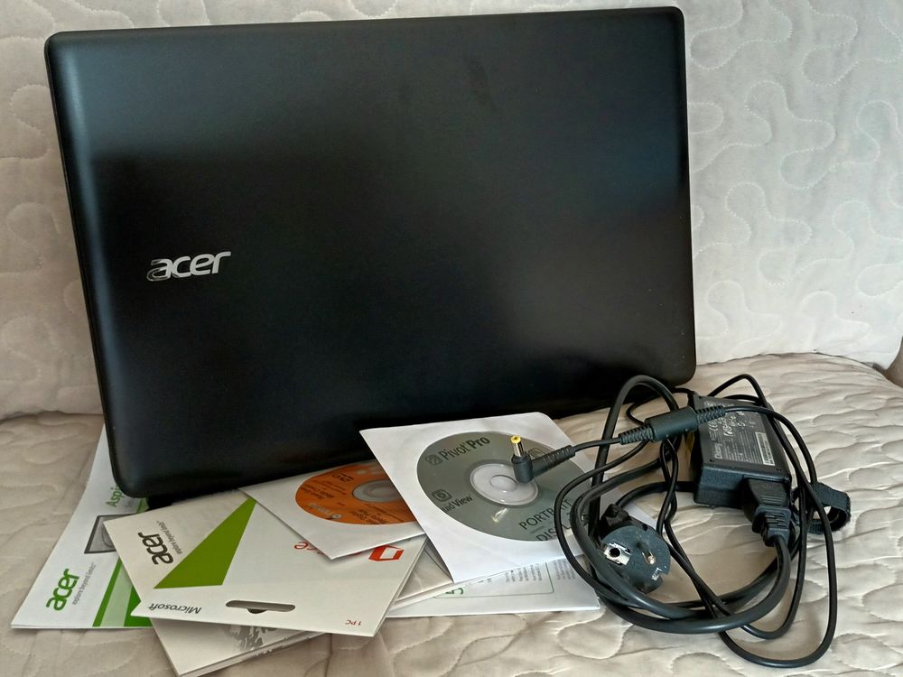 Ordinateur portable ''ACER'' &amp; cha&icirc;ne st&eacute;r&eacute;o ''SONY''.
Matériel informatique
