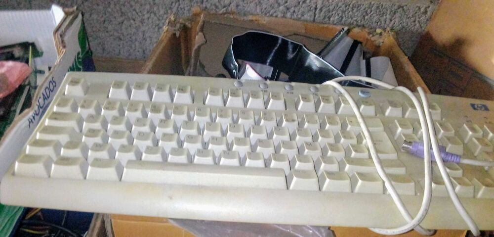 clavier &eacute;tendu ps2. azerty Matériel informatique