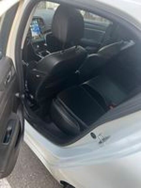 Megane IV M&eacute;gane IV Berline Blue dCi 95 Life 2016 occasion 73000 Chamb&eacute;ry