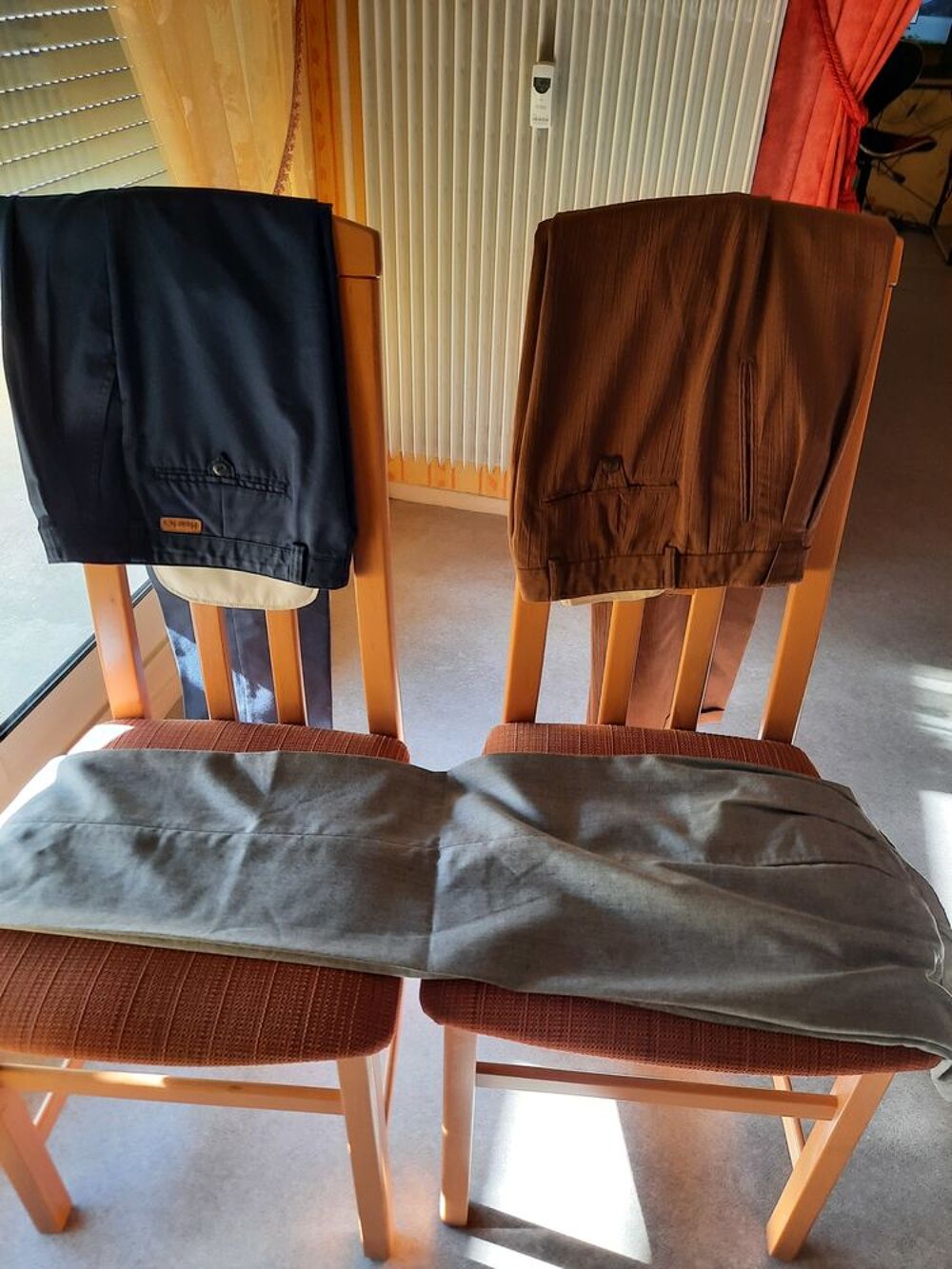 Lot(divisible) de 5 pantalons neufs Vtements