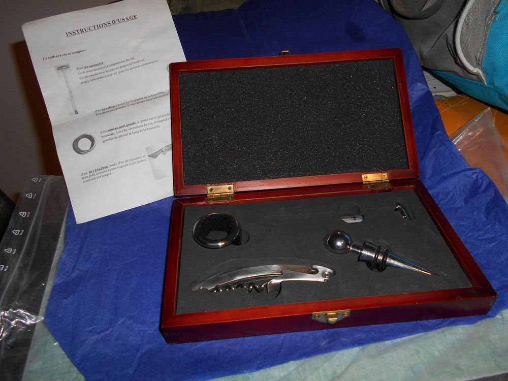 coffret &agrave; vin neuf 5 pi&egrave;ces. Cuisine