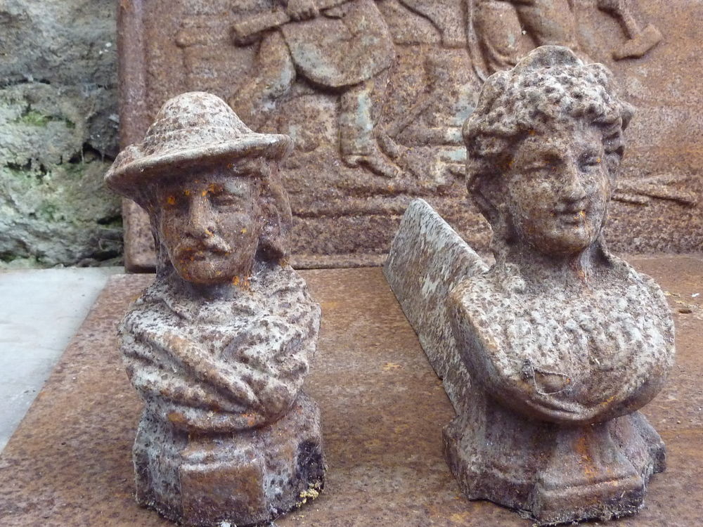 Plaques foy&egrave;re de chemin&eacute;e + chen&ecirc;ts+ plaque au sol Bricolage