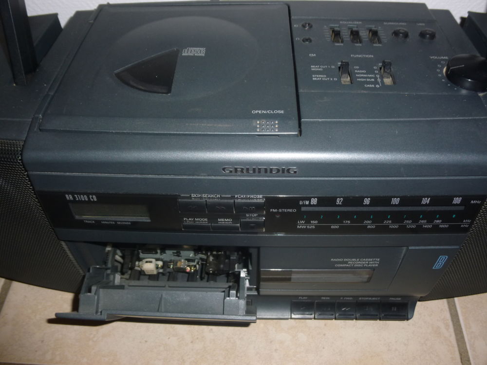 RADIO CD DOUBLE CASSETTE GRUNDIG Audio et hifi