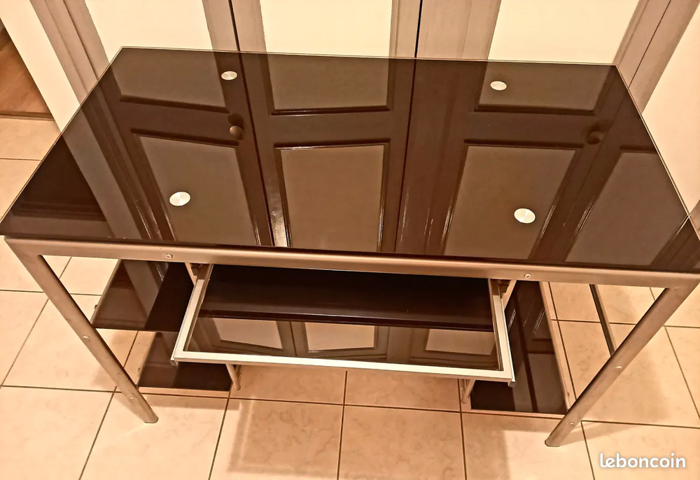 Bureau, tr&egrave;s bon &eacute;tat Meubles