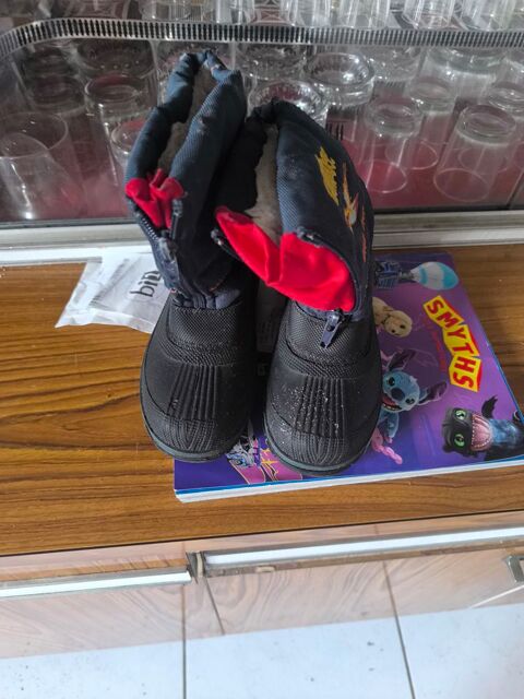 10� botte taille 25/26 de couleur bleu et noir 10 Accolay (89)